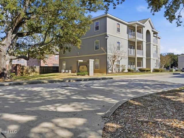 Condo for sale in Ocean Springs, Mississippi