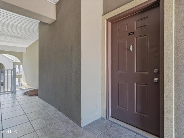 House for sale in Ocean Springs, Mississippi