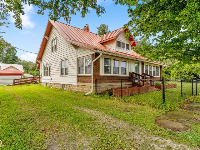House for sale in Paragon, Indiana