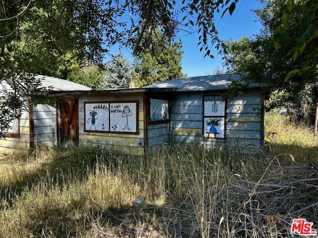 House for sale in Dorris, California