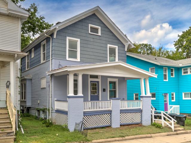 House for sale in Cultural District, Bloomington