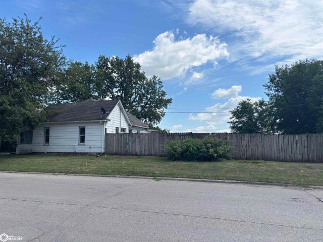 House for sale in Creston, Iowa