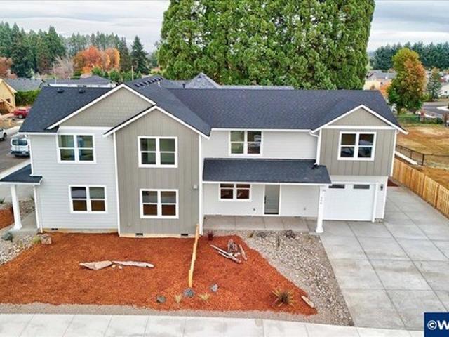 House for sale in Sublimity, Oregon