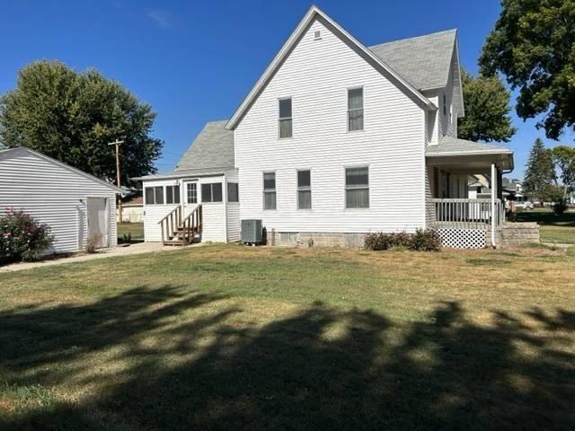 House for sale in Laurel, Cedar County