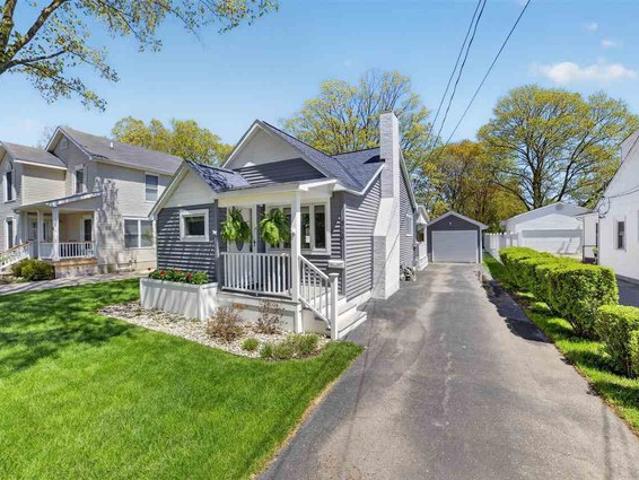 House for sale in Charlevoix, Michigan