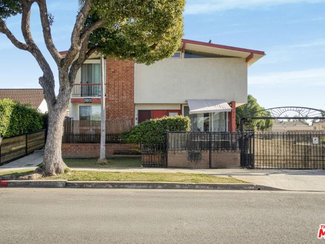 House for sale in Inglewood, California