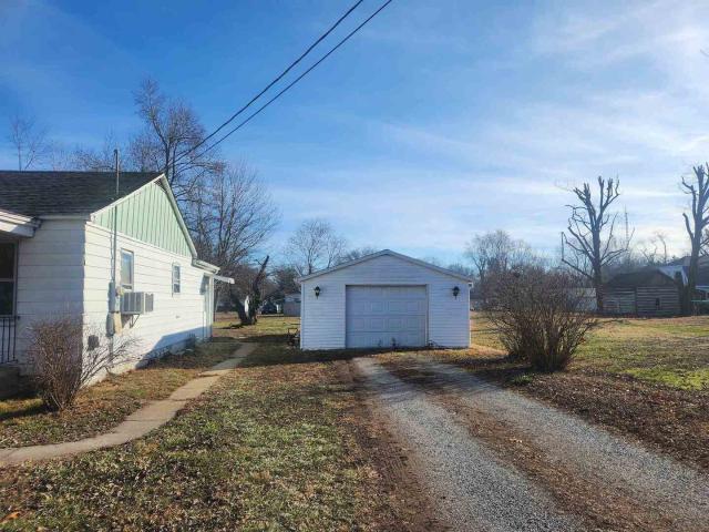 House for sale in Perry, Illinois
