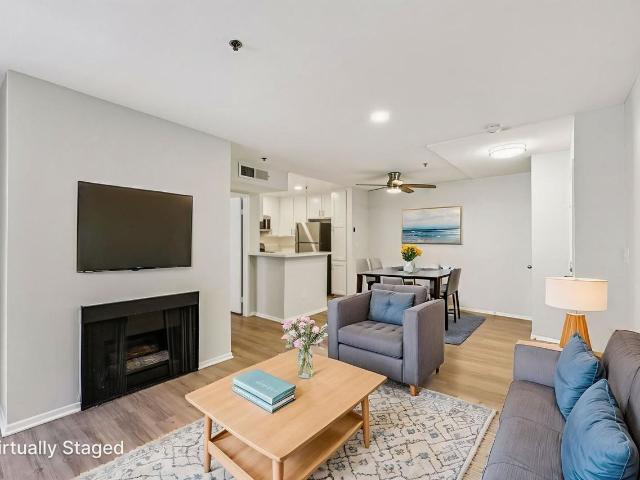 Apartment for rent in Canoga Park, California