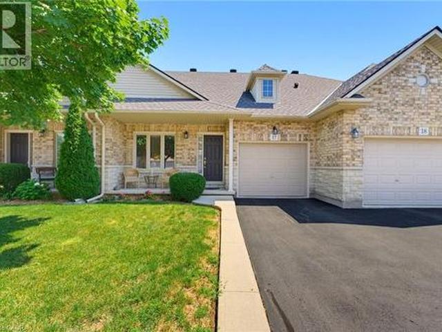 Townhouse for sale in Ancaster, Ontario