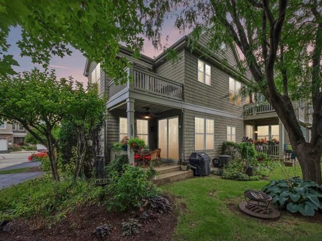 Townhouse for sale in Wauconda, Illinois