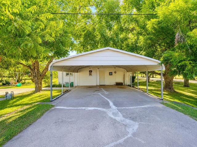House for sale in Navarro, Texas