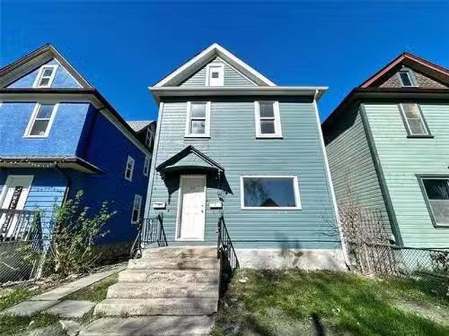 House for sale in East St. Paul, Manitoba