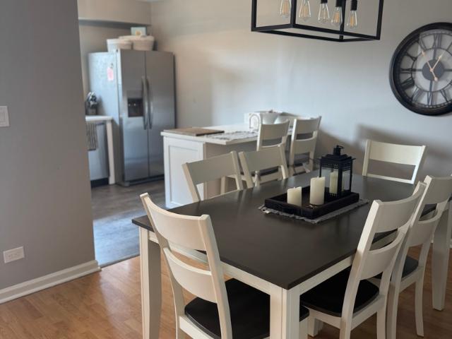 Condo for sale in Glen Ellyn