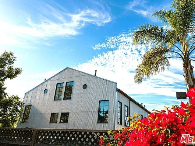 Townhouse for sale in Oakland, California