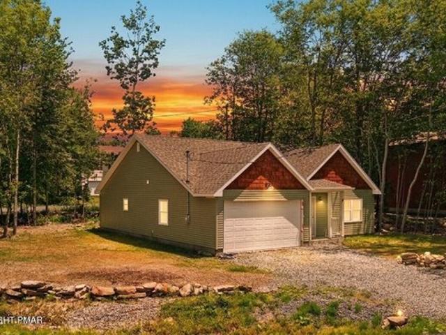 House for sale in Cresco, Pennsylvania
