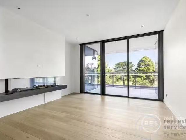 Apartment for rent in East Melbourne