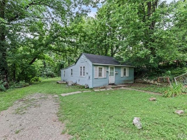 House for sale in Alton, Illinois