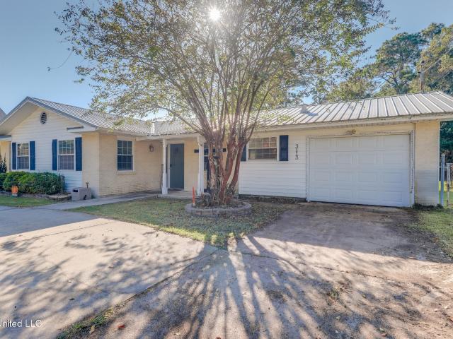House for sale in Ocean Springs, Mississippi