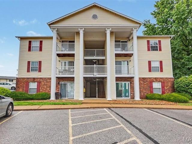 Condo for sale in Maryland Heights, Missouri