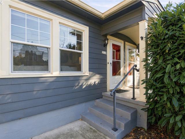 House for sale in Hosford-Abernethy, Portland