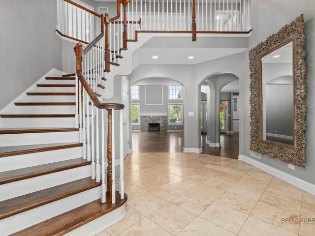 House for sale in Green Oaks, Illinois