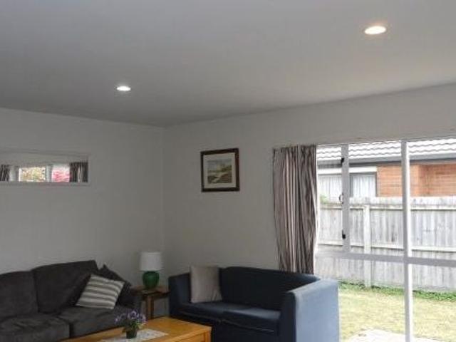 Apartment for rent in Edgeware, Canterbury
