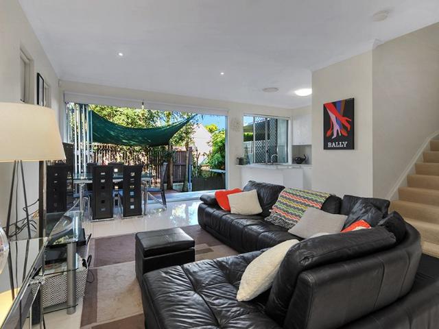 Townhouse for rent in Toombul, Queensland