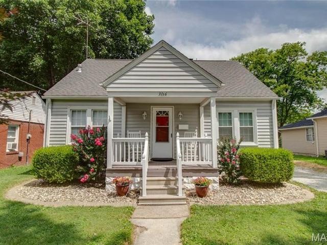 House for sale in Alton, Illinois