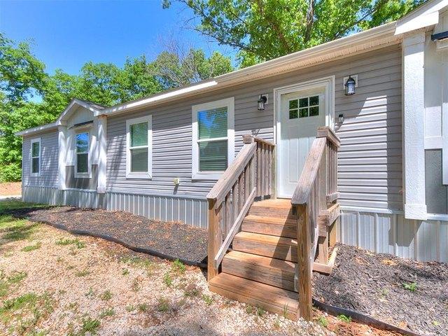House for sale in Tecumseh, Pottawatomie County