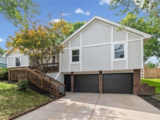 House for sale in Gladstone, Missouri