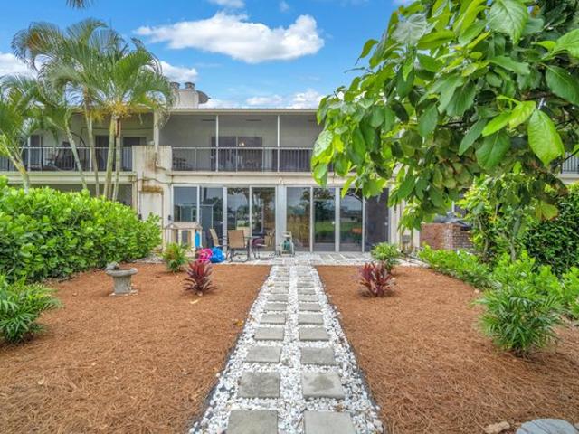 Townhouse for sale in Pompano Beach, Florida
