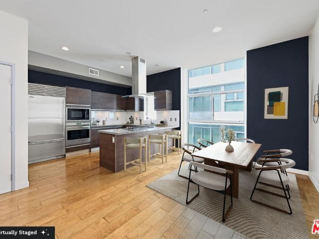 Condo for sale in Canoga Park, California
