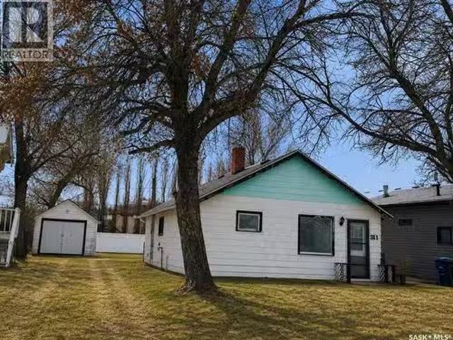 House for sale in Assiniboia