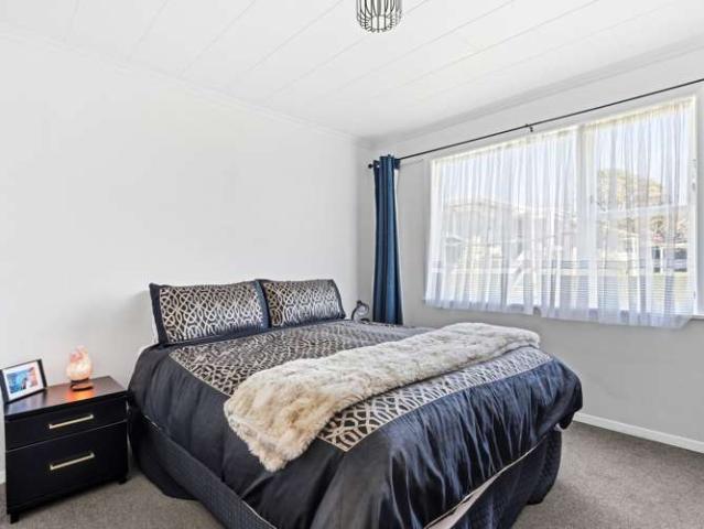 Townhouse for sale in Raumati Beach, Paraparaumu