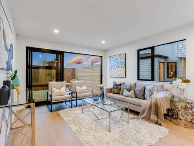 House for sale in Avondale
