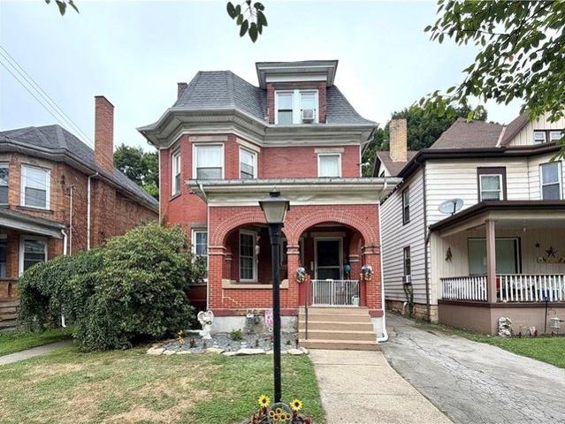House for sale in New Castle, Pennsylvania