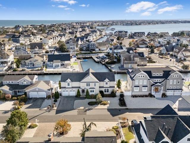 House for sale in Mantoloking, New Jersey