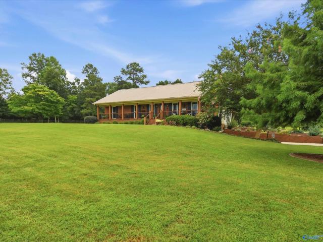 House for sale in Guntersville, Alabama