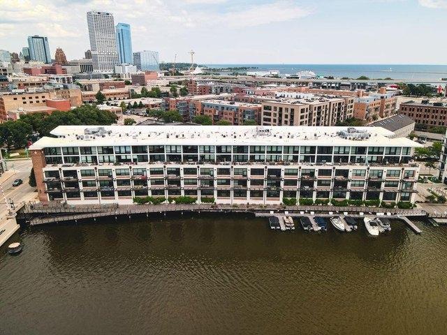 Condo for sale in Milwaukee, Wisconsin