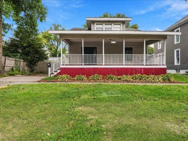 House for sale in Clinton, DeWitt County