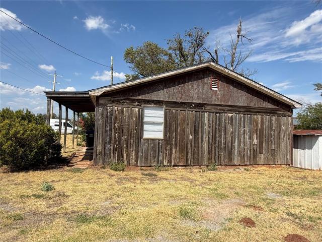 House for sale in Burns Flat, Washita County
