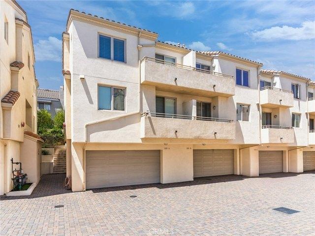 Townhouse for sale in El Segundo, California