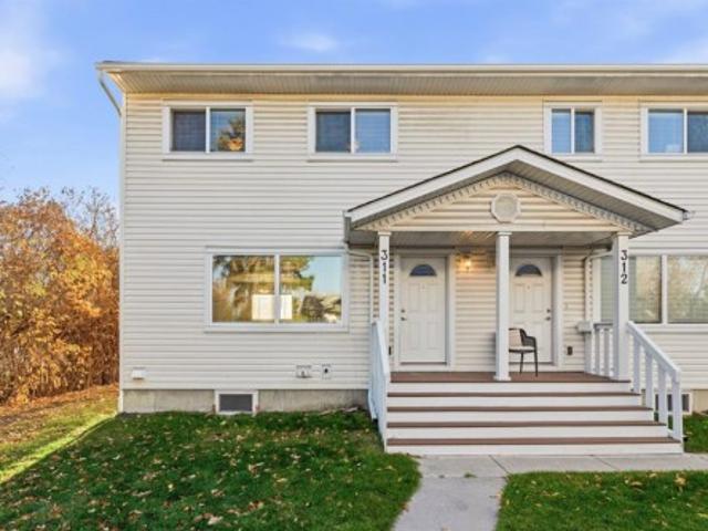 Townhouse for sale in Killarney, Calgary