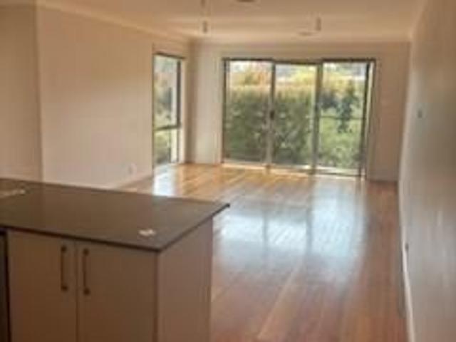 Townhouse for rent in Woden, Australian Capital Territory