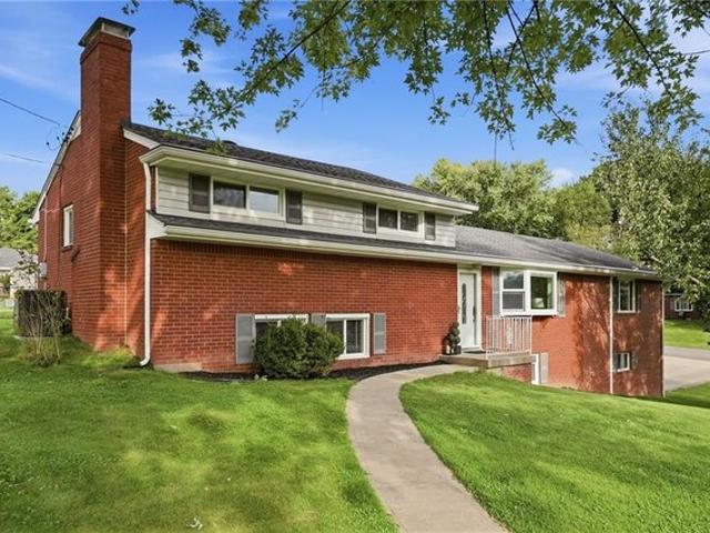 House for sale in Coraopolis, Pennsylvania