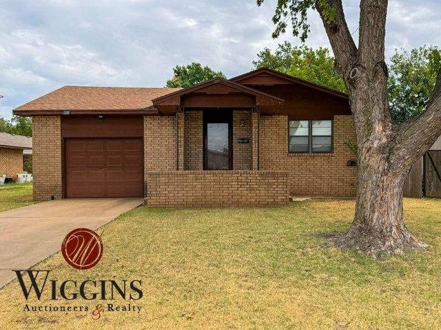 House for sale in Hennessey, Oklahoma
