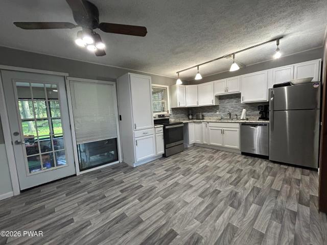 House for sale in Lake Ariel, Pennsylvania