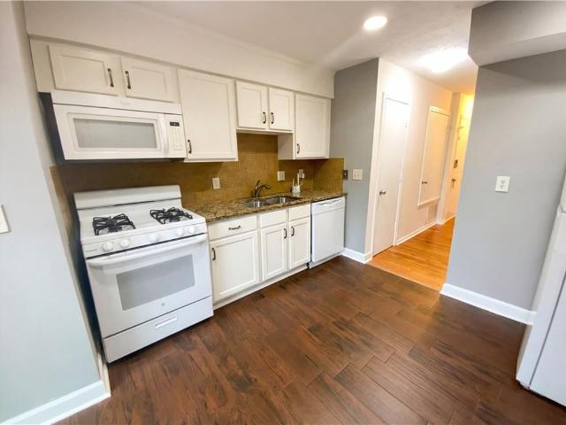 Condo for sale in Roswell, Georgia
