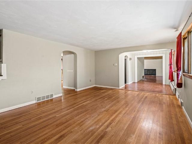 House for sale in Aleppo, Pennsylvania