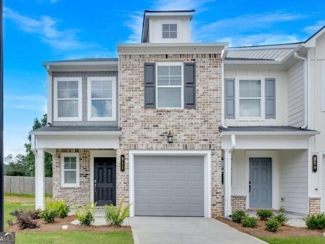 Townhouse for sale in Adairsville, Georgia